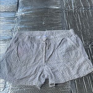 Old Navy Striped Gray Women's Shorts